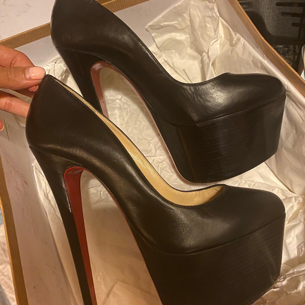 Size 36 which is a size 6 in WOMAN